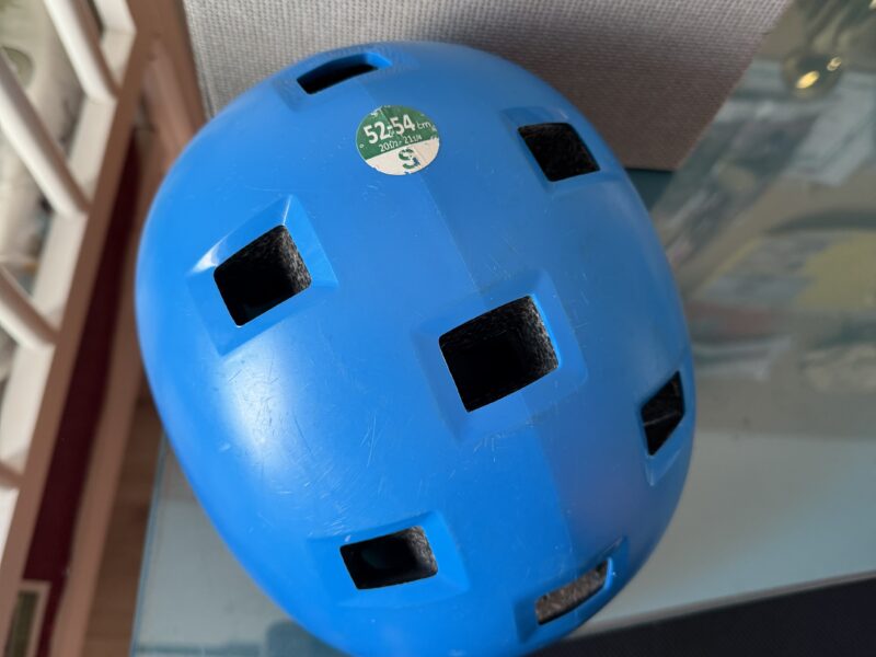 Skate equipments shoes- safety knees Hans elbow - helmet