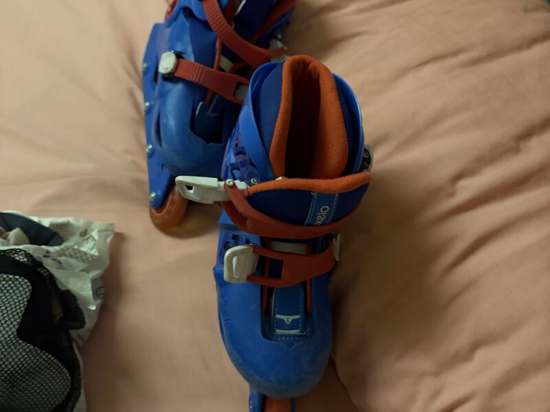 Skate equipments shoes- safety knees Hans elbow - helmet